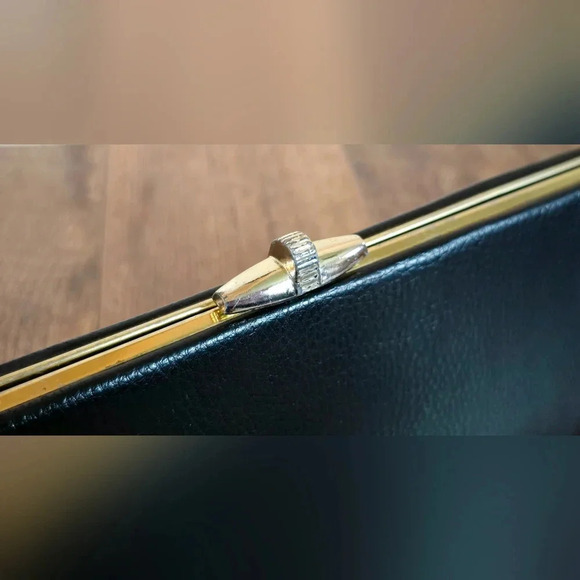 Large Vintage Black Clutch Purse Wristlet - Picture 4 of 9